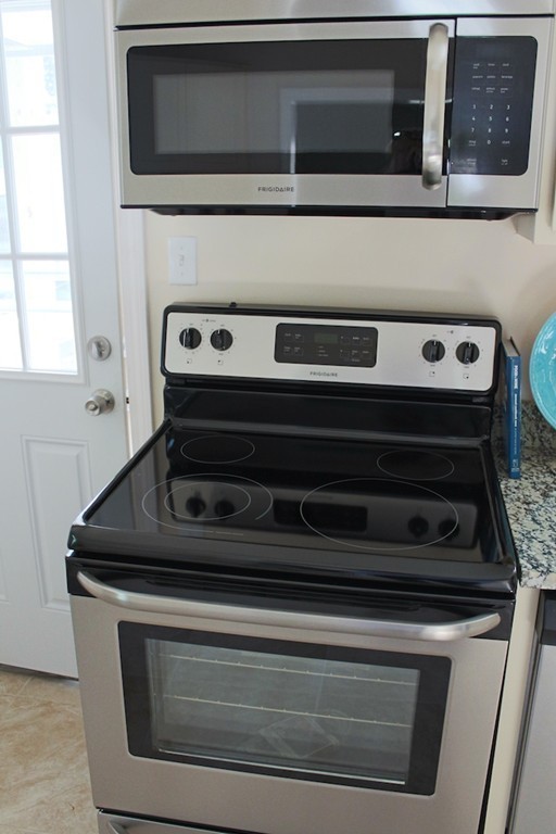 174 Powell Avenue Springfield, MA 01118 - Photo 9 of 29 Gallery Image 9
