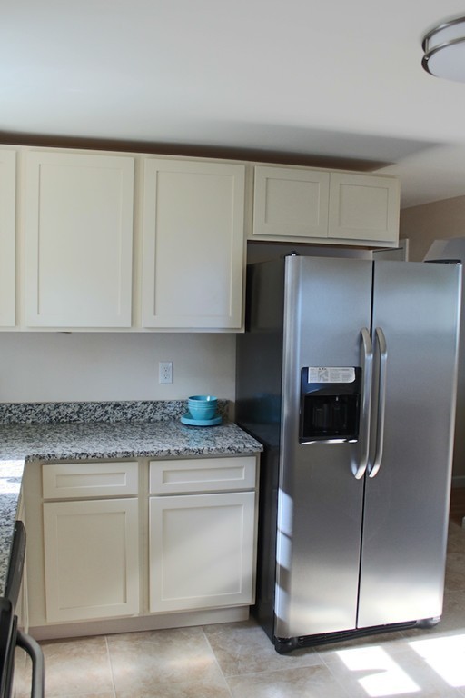 174 Powell Avenue Springfield, MA 01118 - Photo 10 of 29 Gallery Image 10