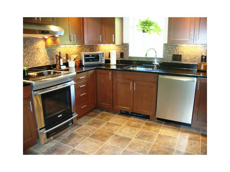 6 Birch Meadow Road, Unit 6 Brunswick, ME 04011 - Photo 3 of 14 Kitchen.