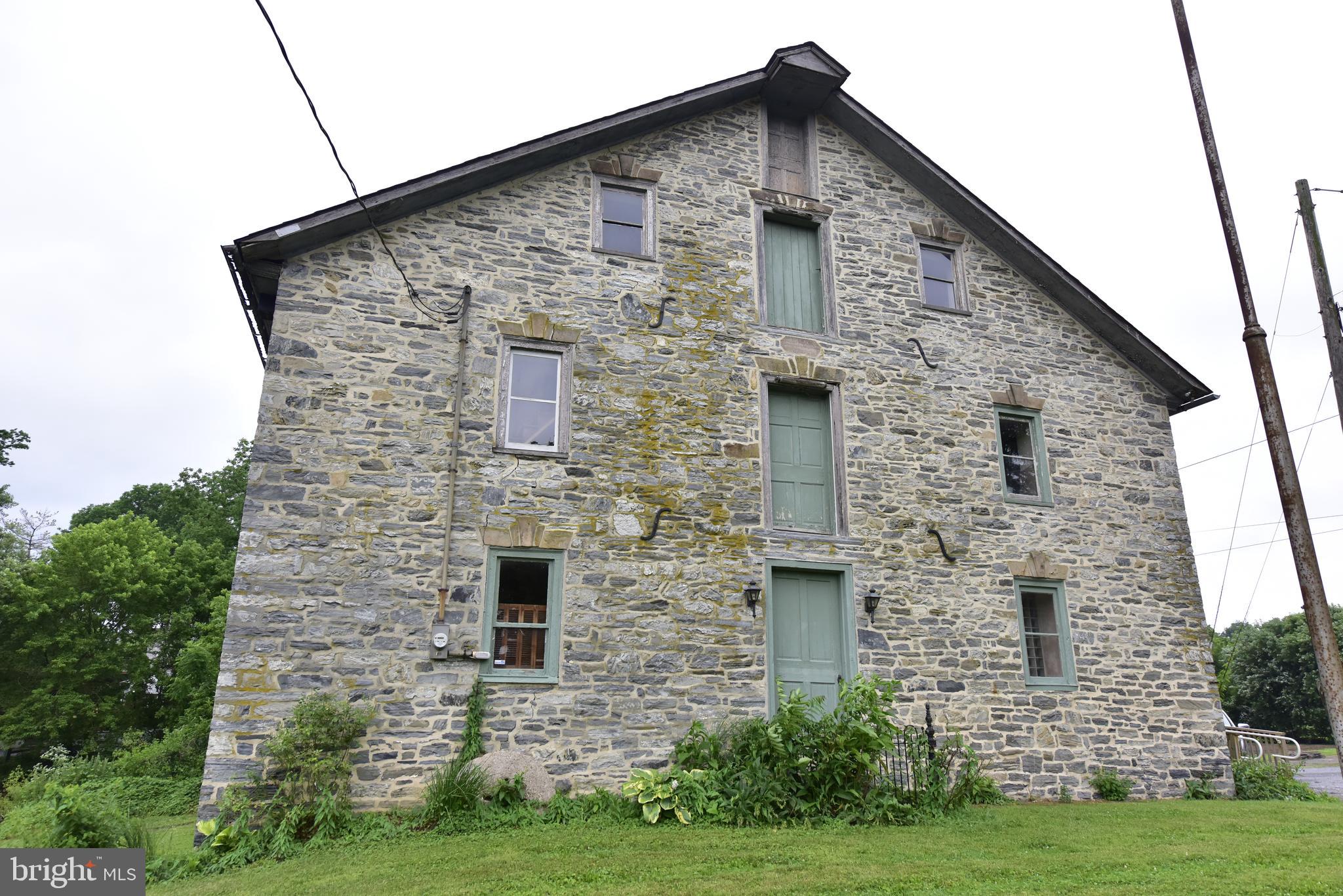 1350 Village Road Strasburg, PA 17579 - Photo 3 of 40 Gallery Image 3