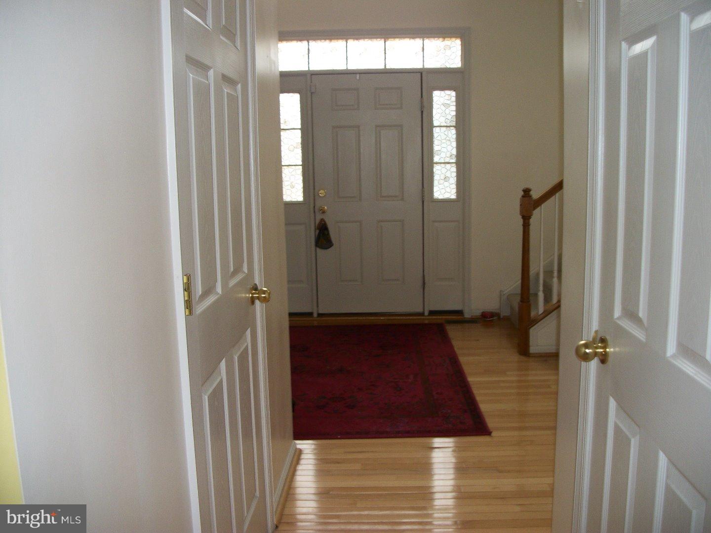 14 Parliament Road Sicklerville, NJ 08081 - Photo 2 of 24 Foyer
