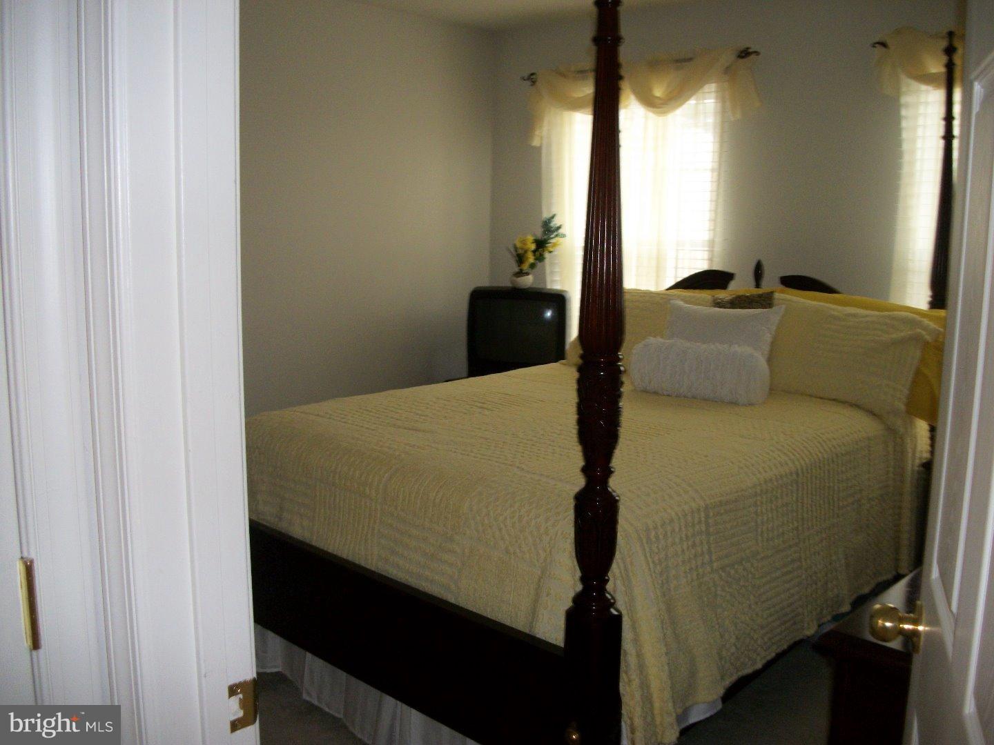 14 Parliament Road Sicklerville, NJ 08081 - Photo 16 of 24 Bedroom 3