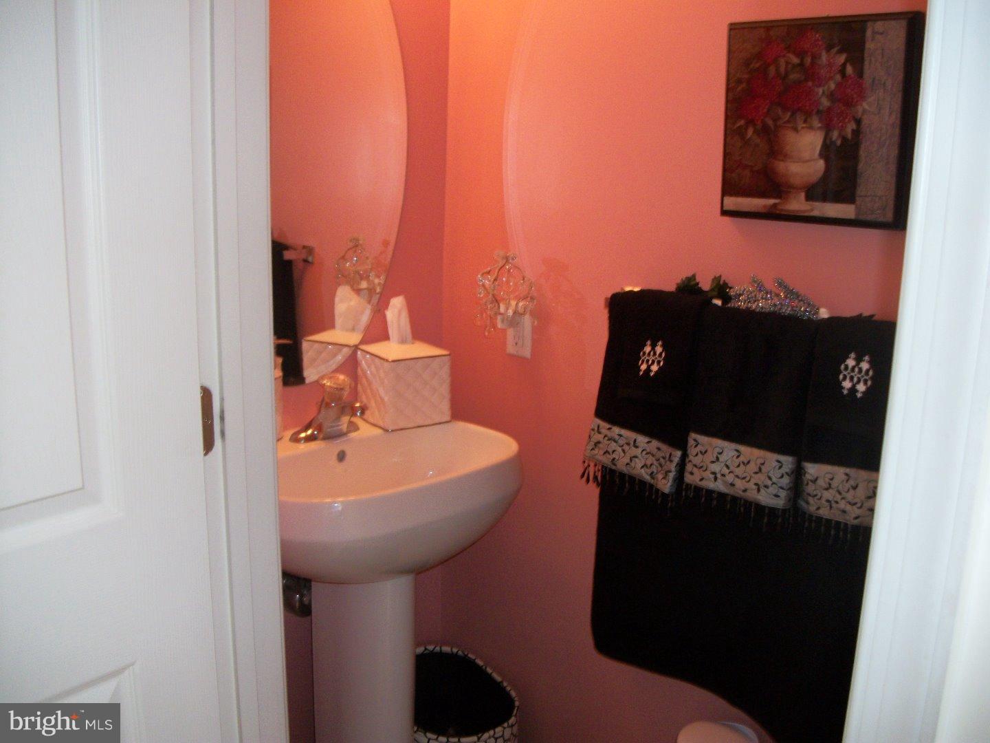 14 Parliament Road Sicklerville, NJ 08081 - Photo 19 of 24 Half Bath