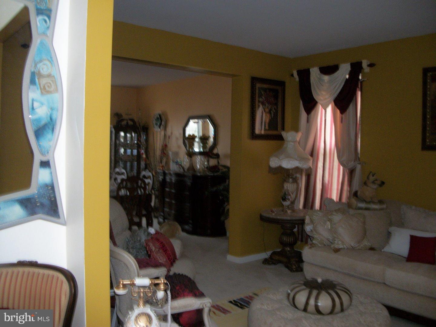 14 Parliament Road Sicklerville, NJ 08081 - Photo 3 of 24 Gallery Image 3