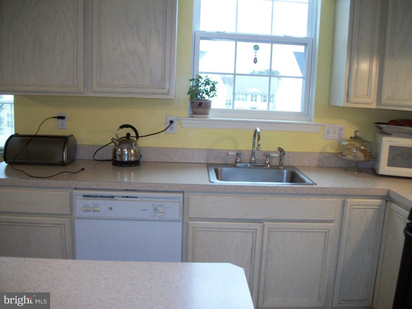 14 Parliament Road Sicklerville, NJ 08081 - Photo 5 of 24 Gallery Image 5