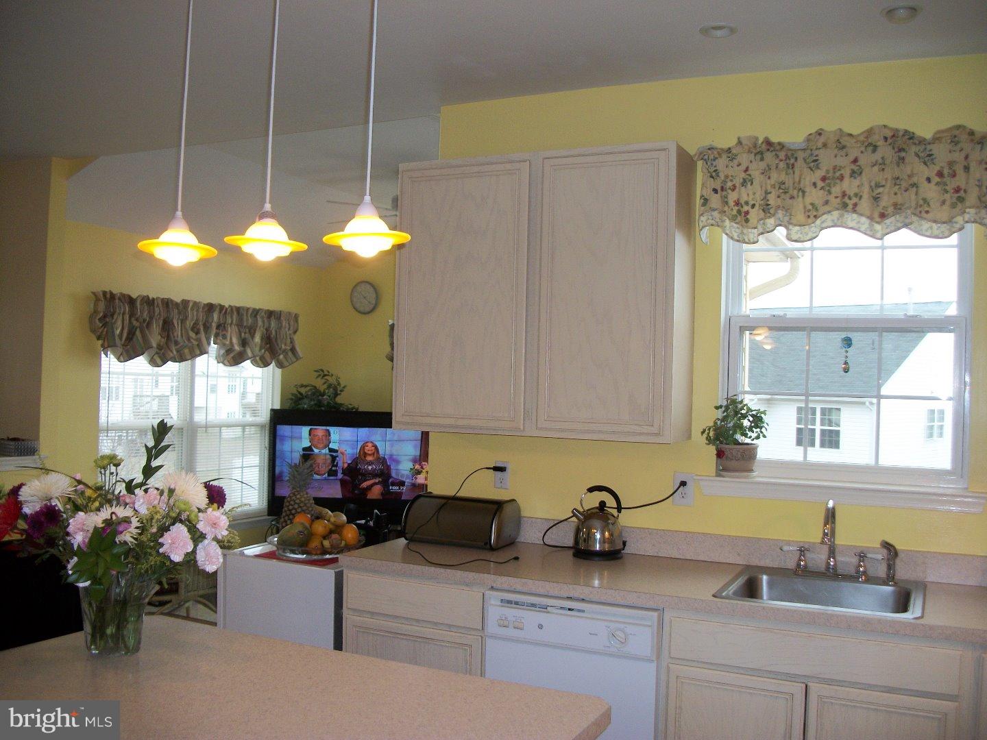 14 Parliament Road Sicklerville, NJ 08081 - Photo 6 of 24 Kitchen