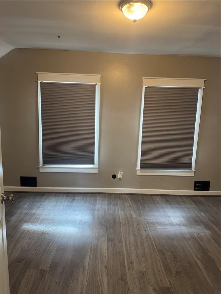 216 South Plain Street Ithaca, NY 14850 - Photo 28 of 47 Front bedroom second floor