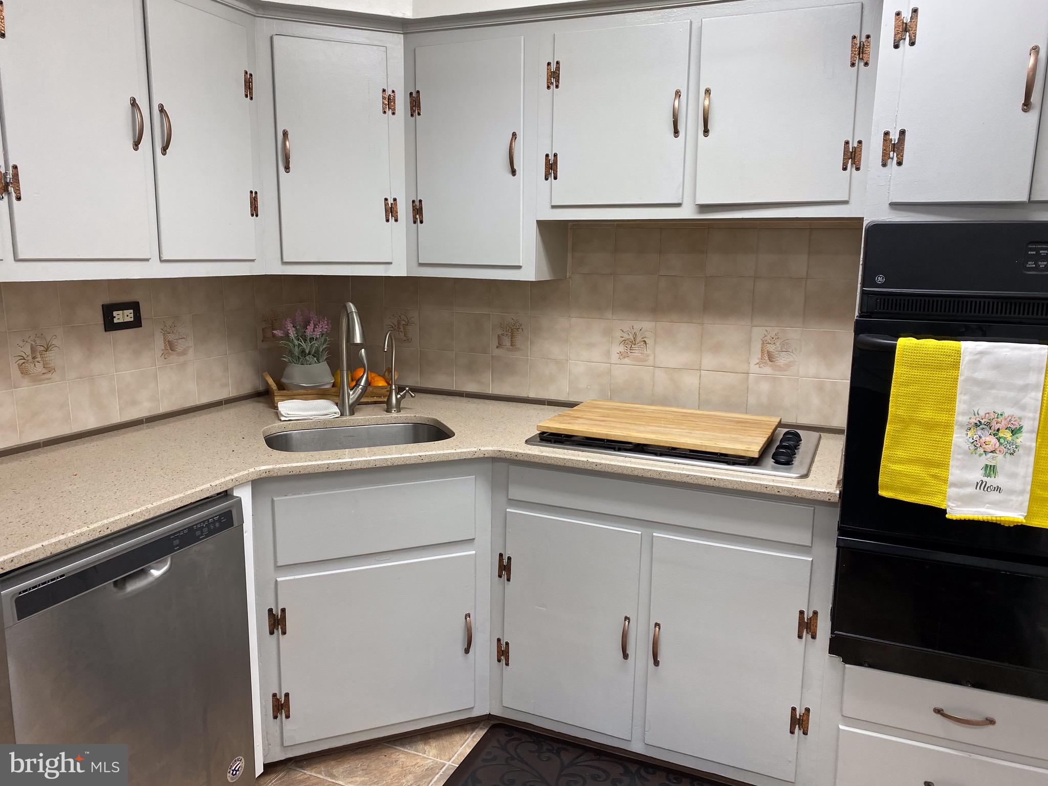 2208 Cambridge Road Broomall, PA 19008 - Photo 13 of 52 Gallery Image 13