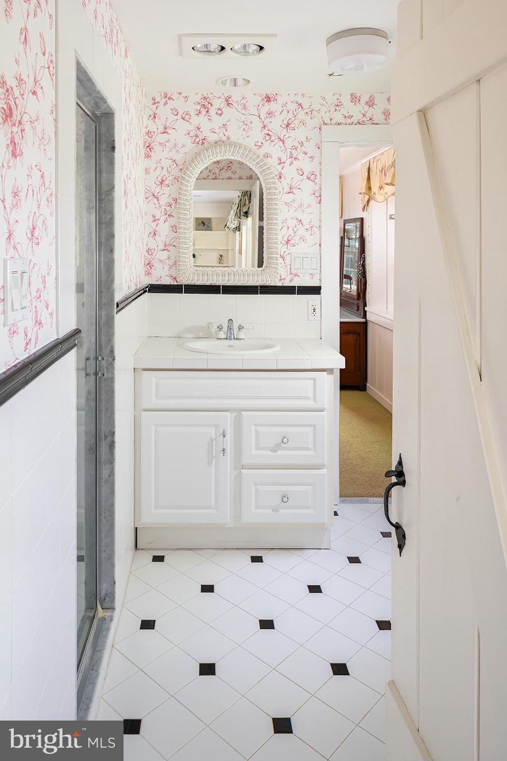 137 Davis Road Malvern, PA 19355 - Photo 36 of 61 Bath 2