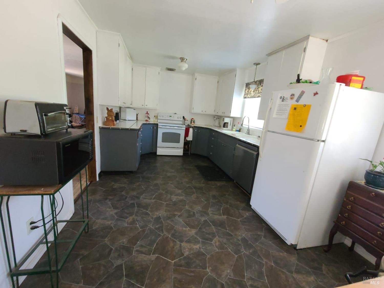 76275 Perry Street Covelo, CA 95428 - Photo 11 of 26
