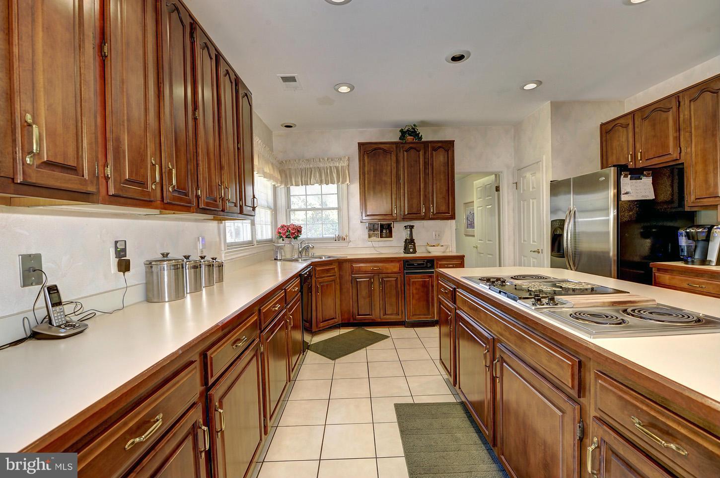 9706 Middleton Ridge Road Vienna, VA 22182 - Photo 13 of 30 Kitchen