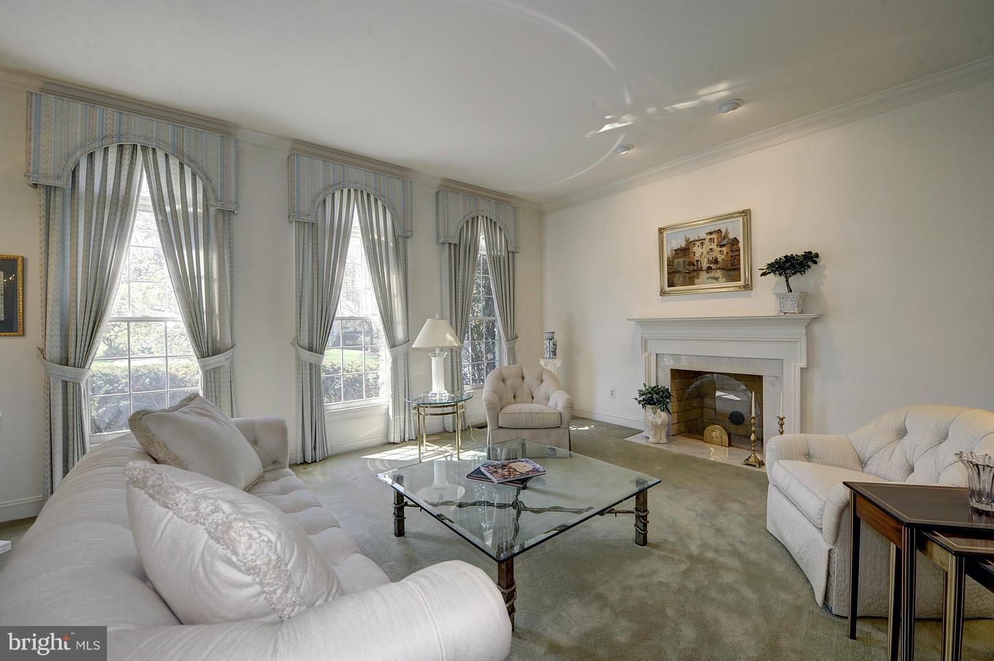 9706 Middleton Ridge Road Vienna, VA 22182 - Photo 7 of 30 Living Room