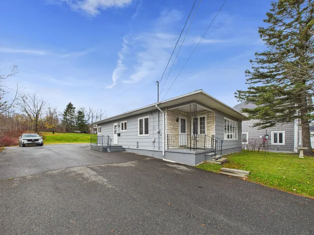 $149,900 | 187 Main Street, Van Buren, ME 04785