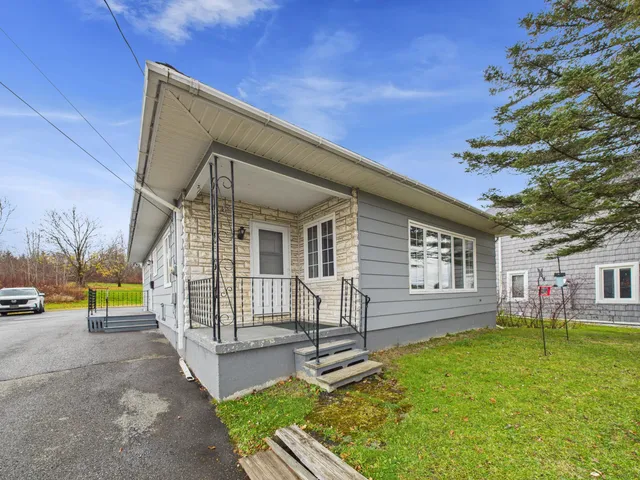 $149,900 | 187 Main Street, Van Buren, ME 04785