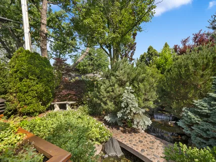 $799,000 | 912 Burnham Court, Glenview, IL 60025
