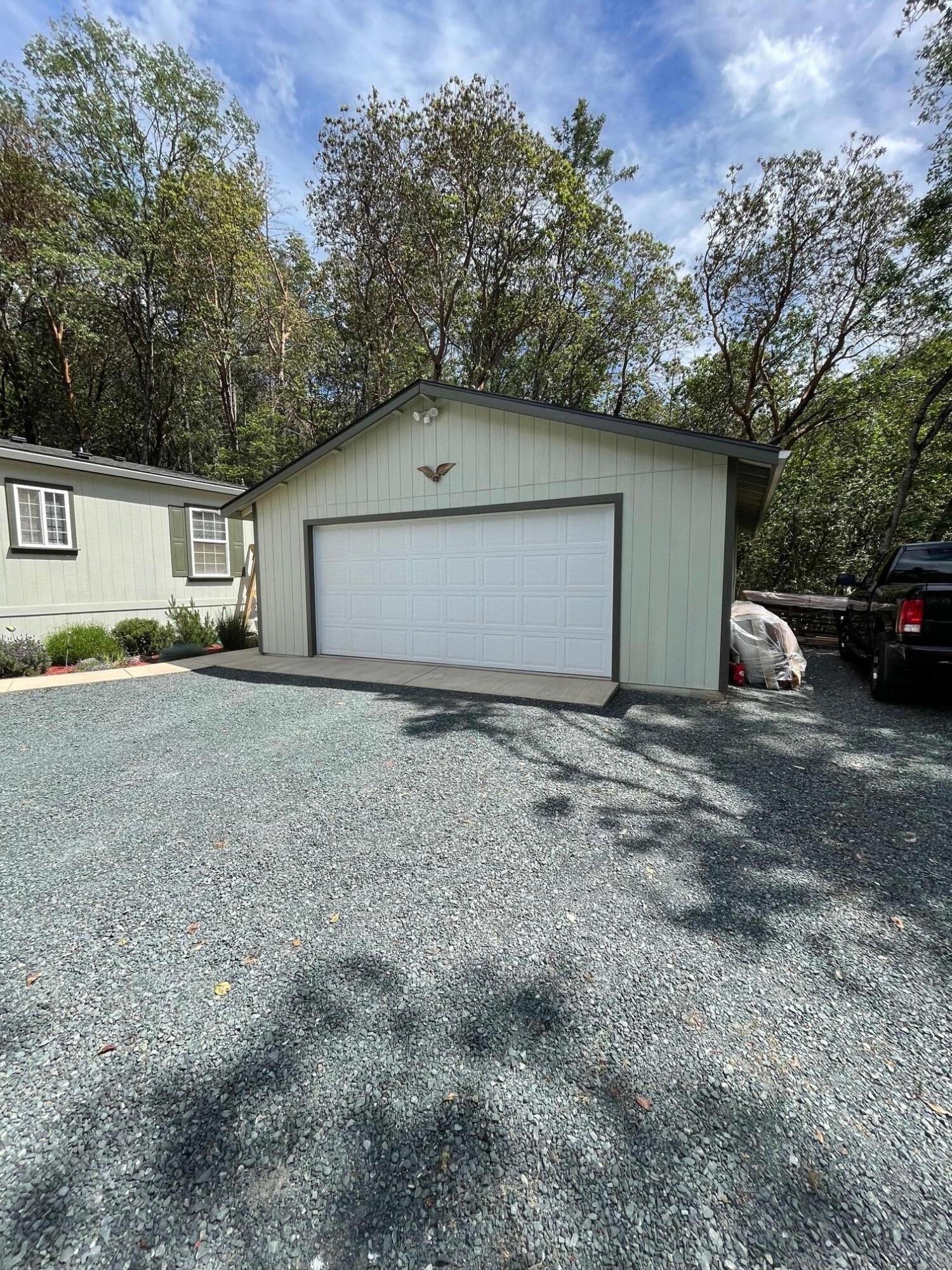 1349 Summit Loop Grants Pass, OR 97527 - Photo 3 of 28 IMG_3508