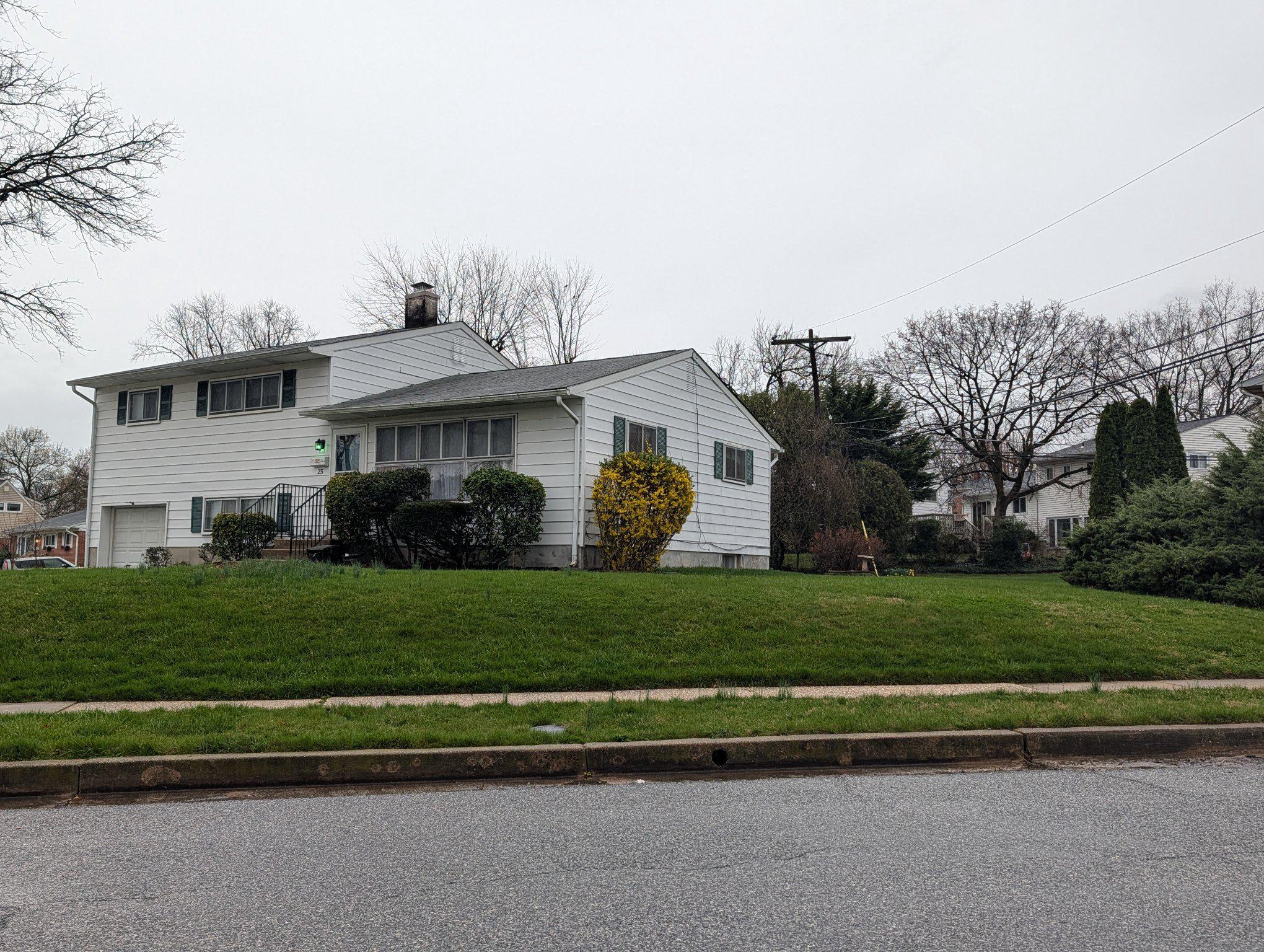 25 Margate Road Lutherville-Timonium, MD 21093 - Photo 3 of 16 Spacious rear yard