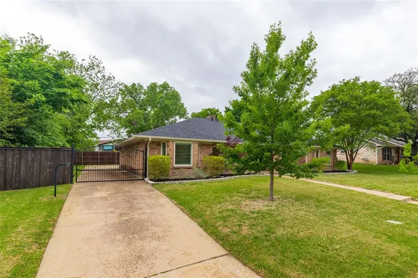 $398,000 | 3705 Wren Avenue, Fort Worth, TX 76133