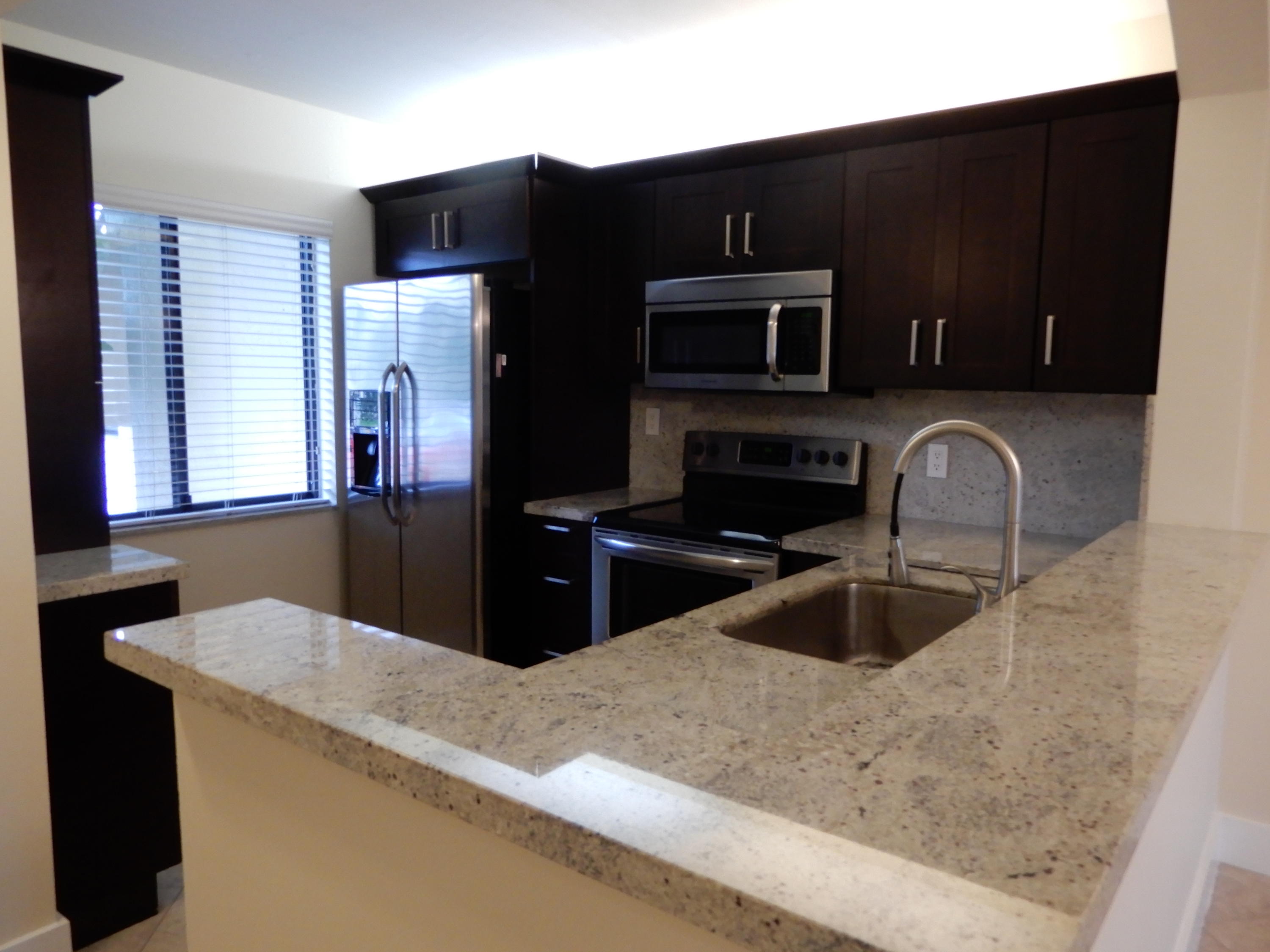 6585 Somerset Drive, Unit 102 Boca Raton, FL 33433 - Photo 3 of 17 3