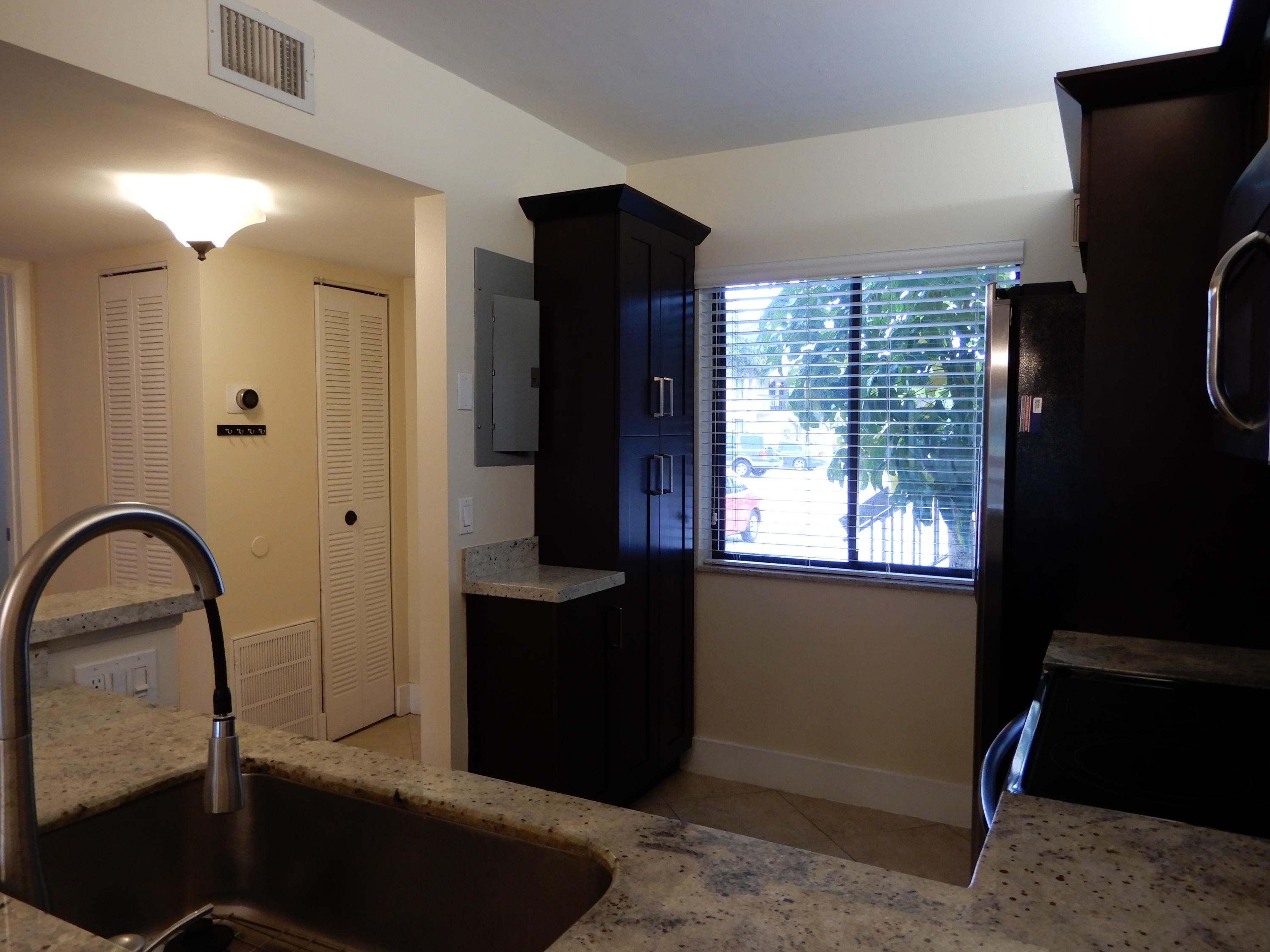 6585 Somerset Drive, Unit 102 Boca Raton, FL 33433 - Photo 4 of 17 4