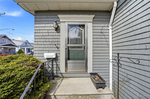 $155,000 | 295 Weimar Street, Buffalo, NY 14206
