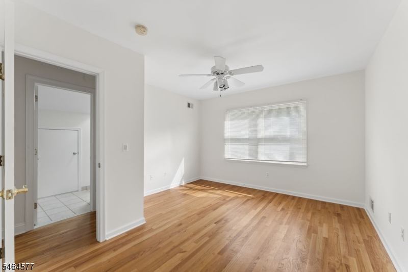 31 Old Farm Road Berkeley Heights, NJ 07922 - Photo 32 of 50 Gallery Image 32