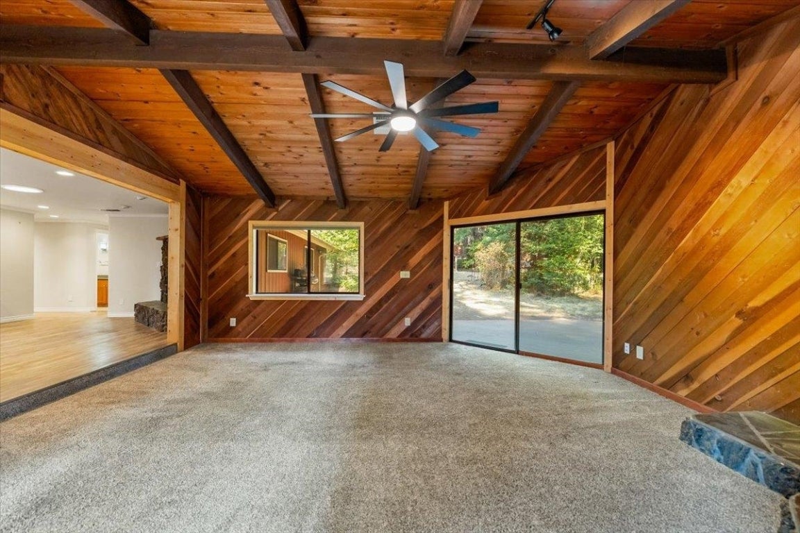 2730 South Old Stage Road Mount Shasta, CA 96067 - Photo 16 of 33 Gallery Image 16