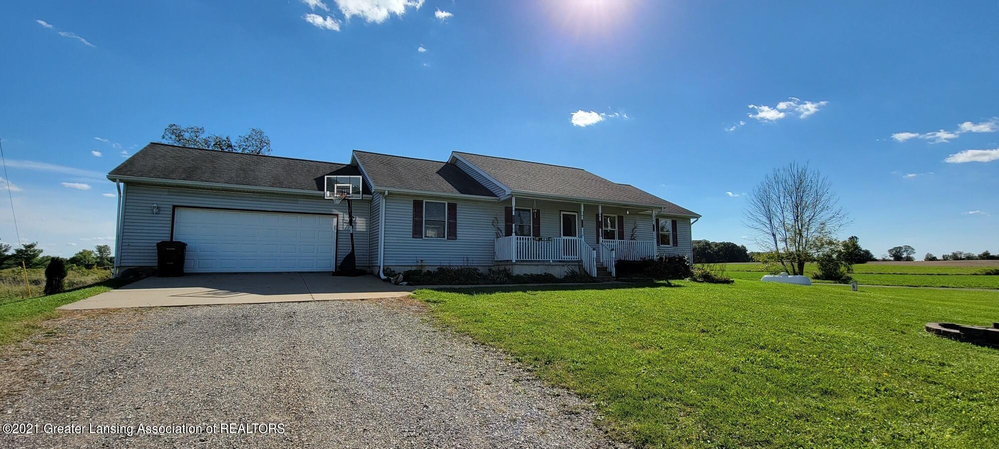 10235 West Howe Road Eagle, MI 48822 - Photo 3 of 30 20210924_154425_resized