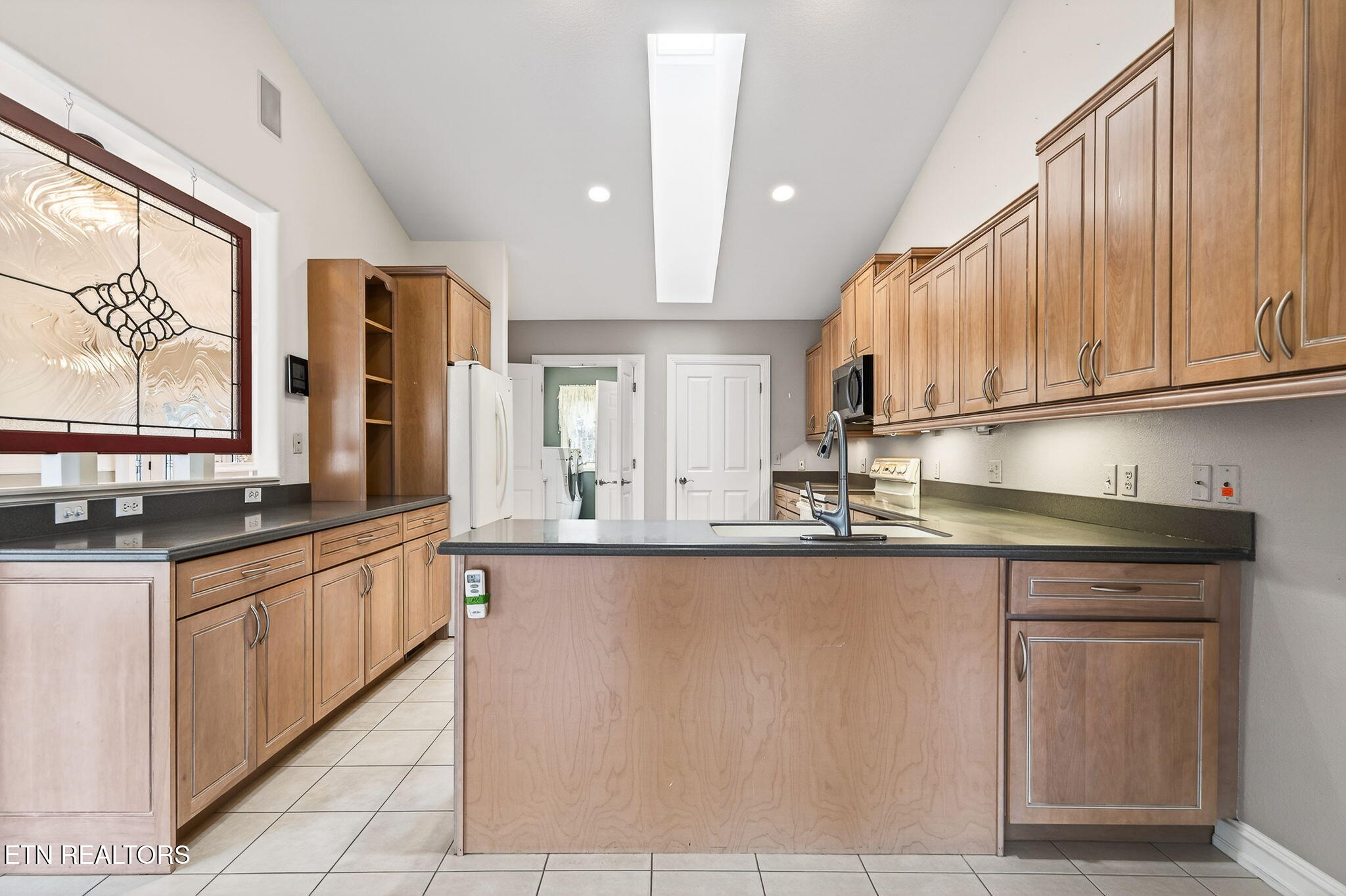 122 Pineridge Loop Crossville, TN 38558 - Photo 17 of 58 Kitchen