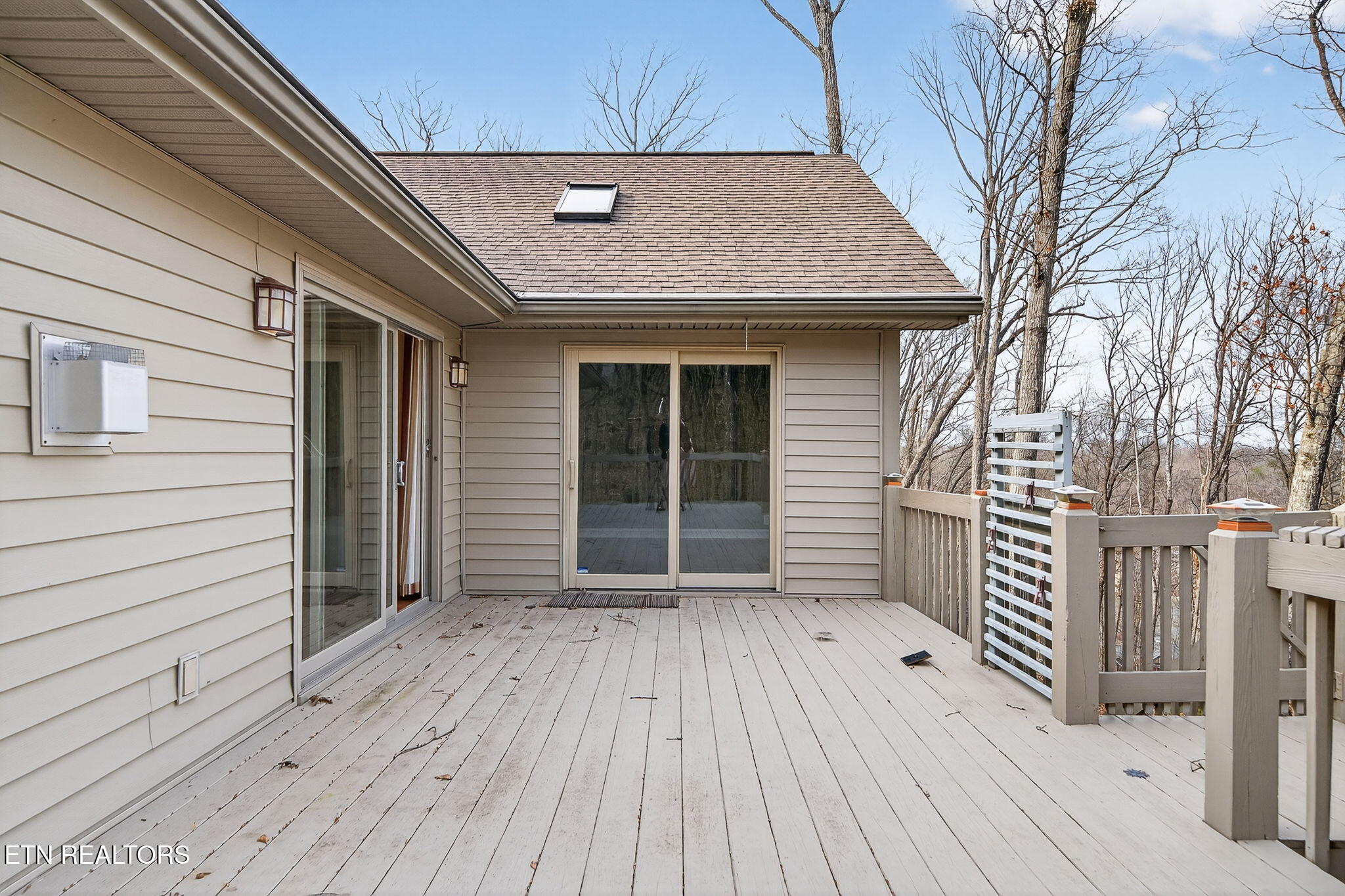 122 Pineridge Loop Crossville, TN 38558 - Photo 23 of 58 Deck to Sunroom Entrance