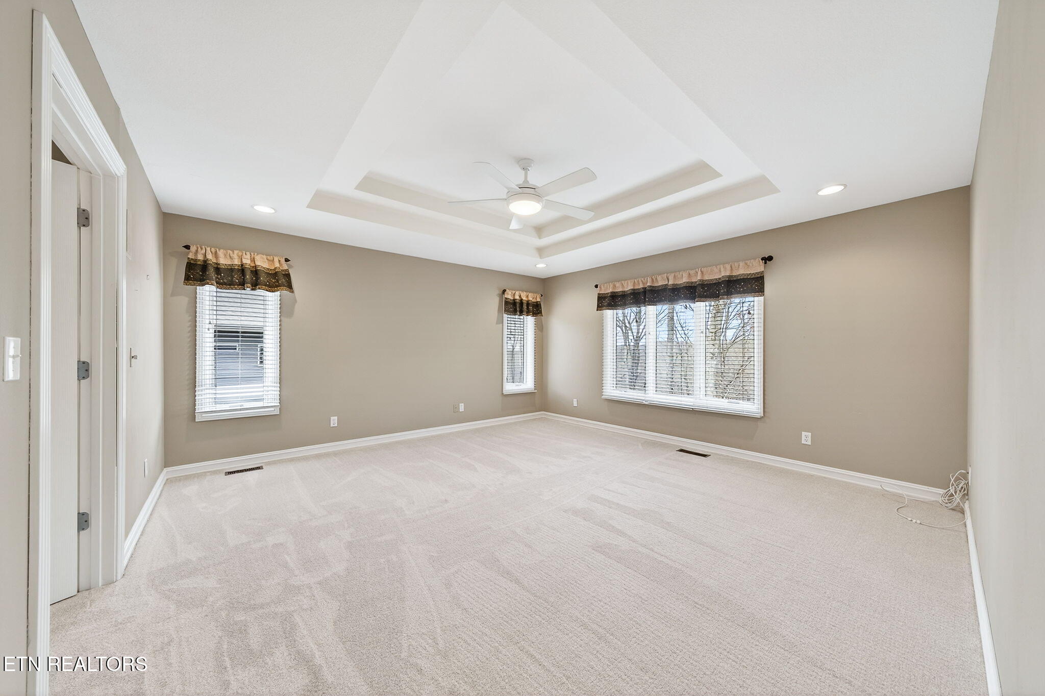 122 Pineridge Loop Crossville, TN 38558 - Photo 27 of 58 Primary Bedroom