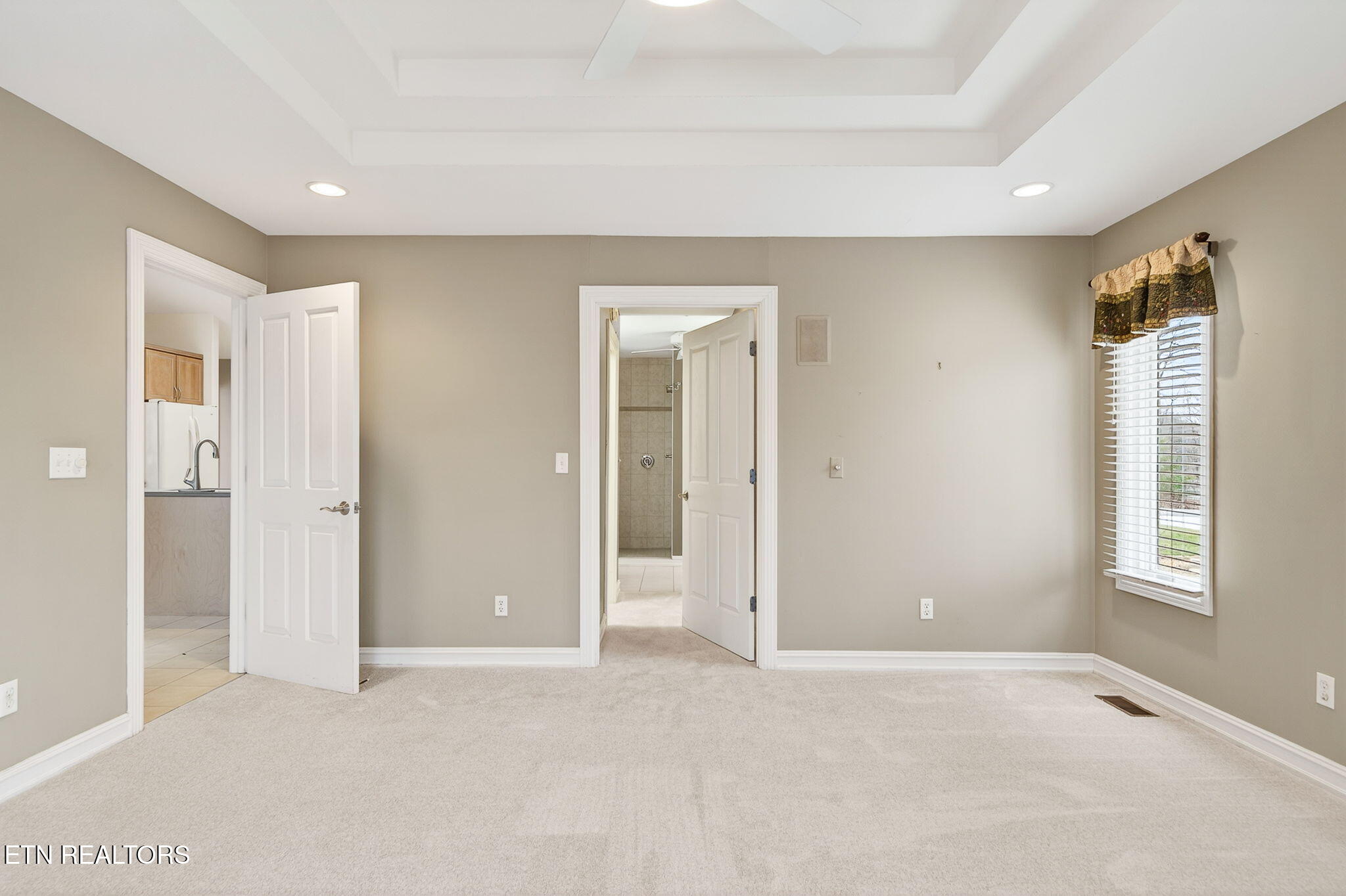 122 Pineridge Loop Crossville, TN 38558 - Photo 30 of 58 Primary Bedroom
