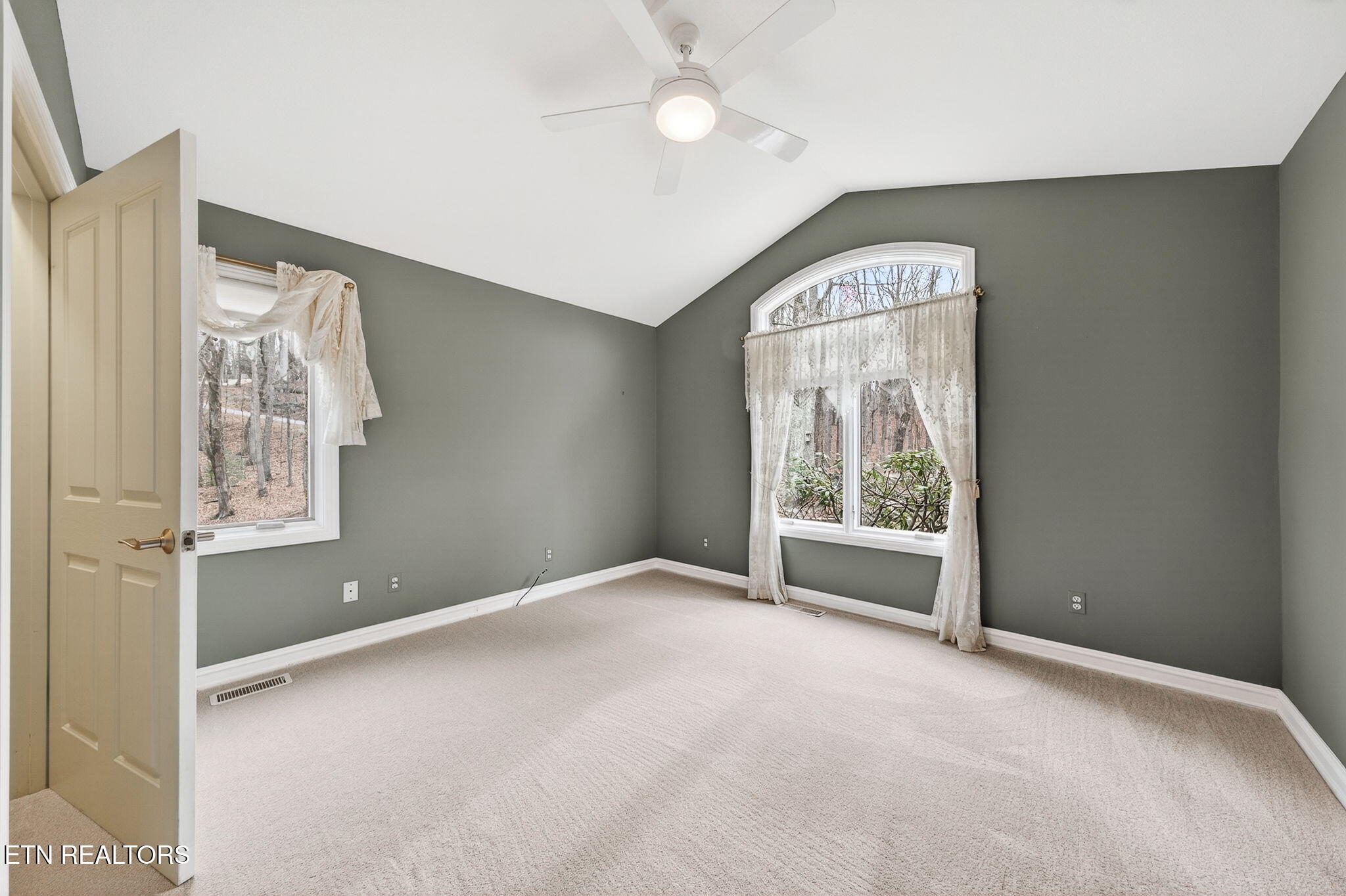 122 Pineridge Loop Crossville, TN 38558 - Photo 36 of 58 Guest Bedroom 1