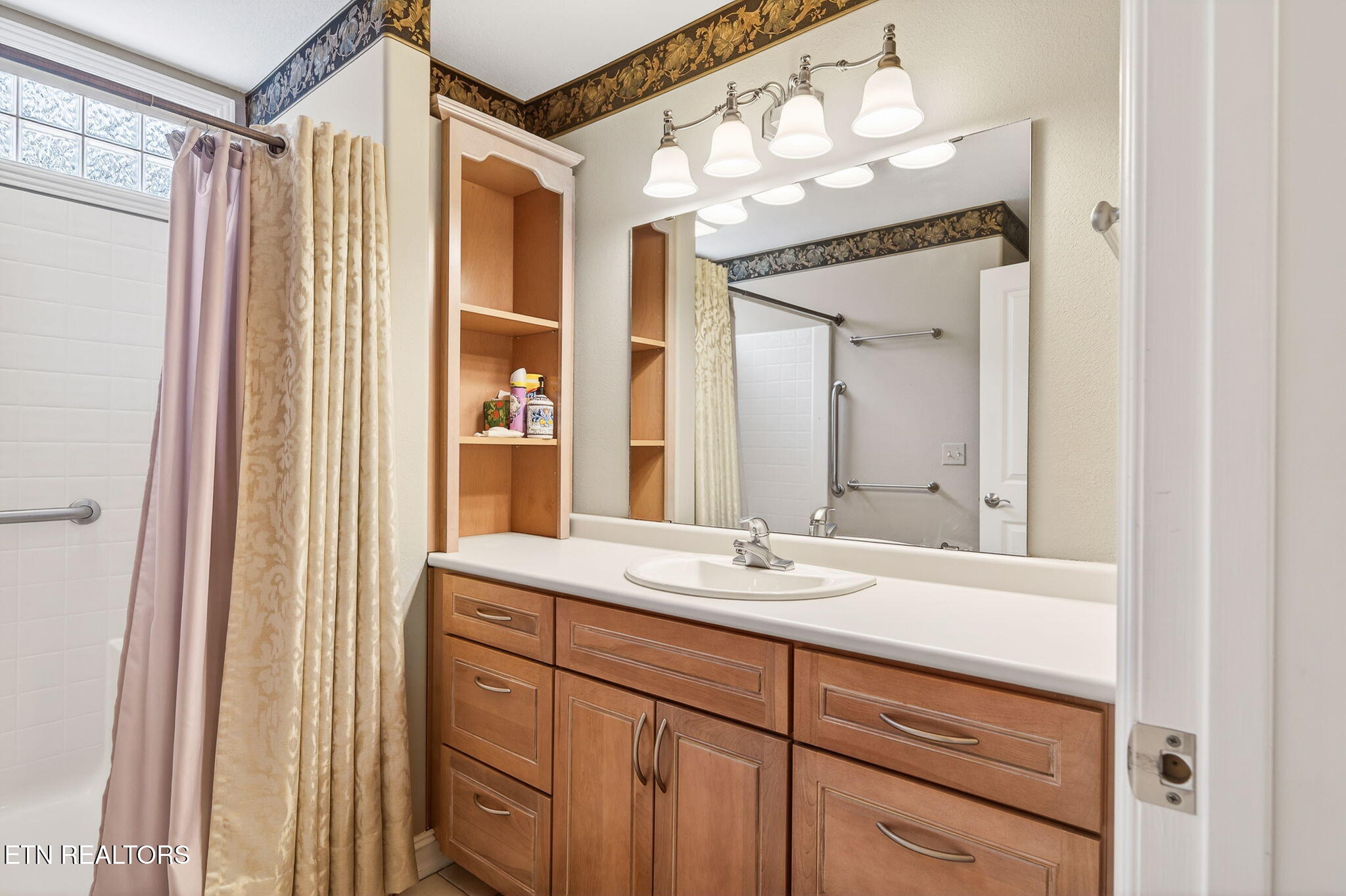 122 Pineridge Loop Crossville, TN 38558 - Photo 38 of 58 Guest Bathroom