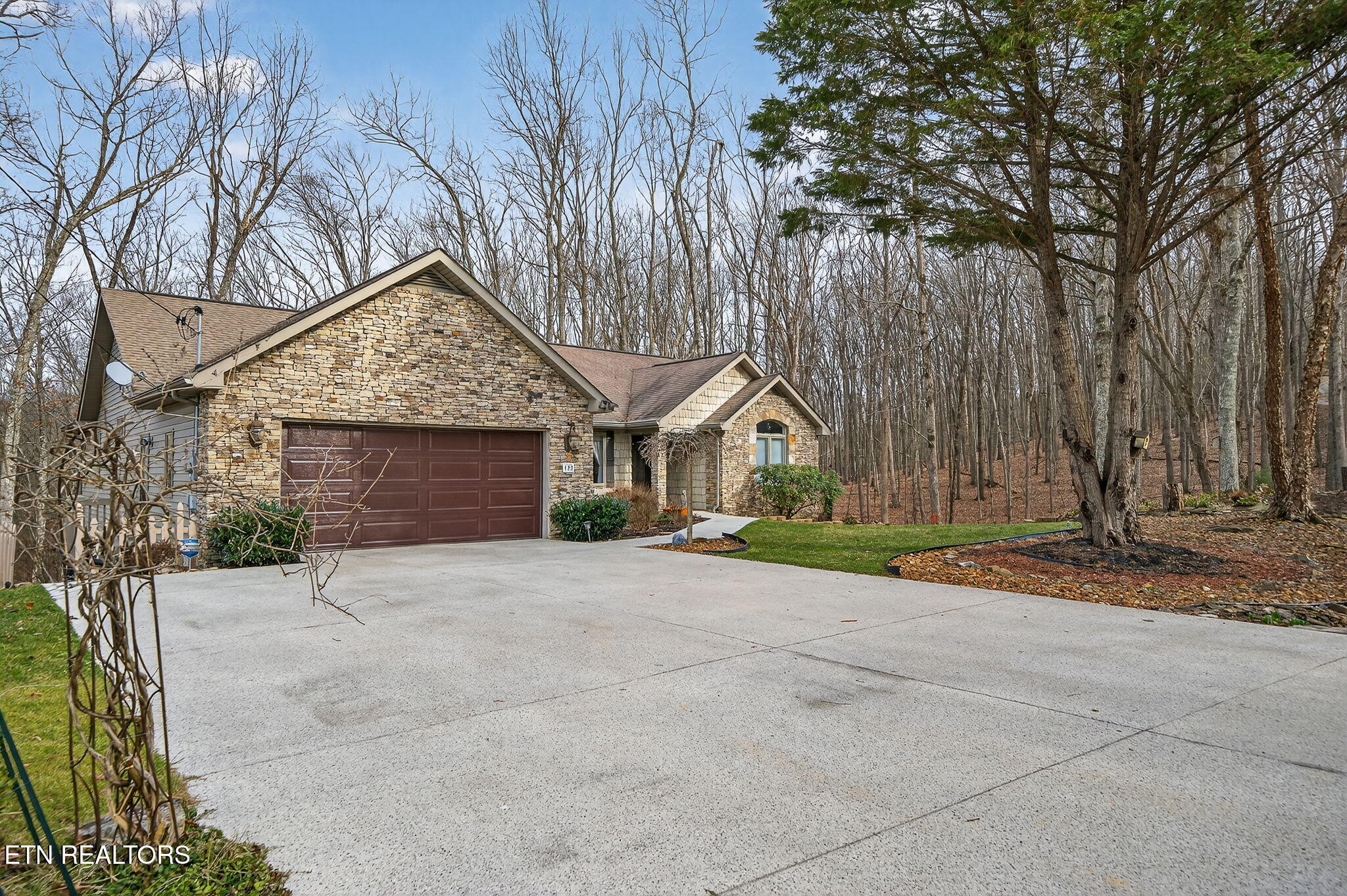 122 Pineridge Loop Crossville, TN 38558 - Photo 4 of 58 122 Pineridge Loop