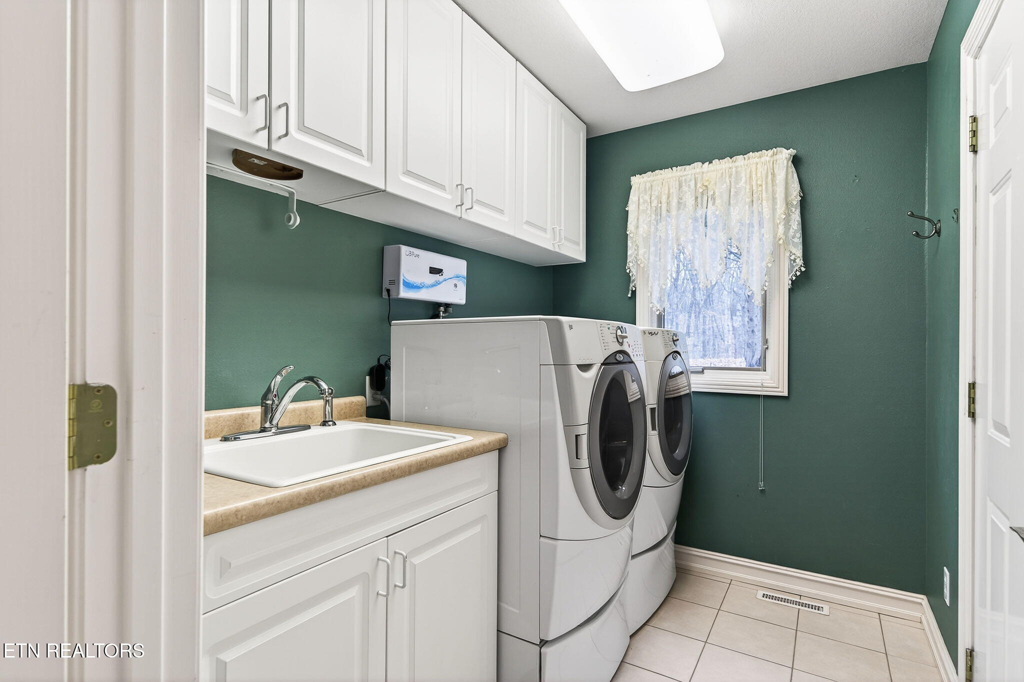 122 Pineridge Loop Crossville, TN 38558 - Photo 41 of 58 Laundry