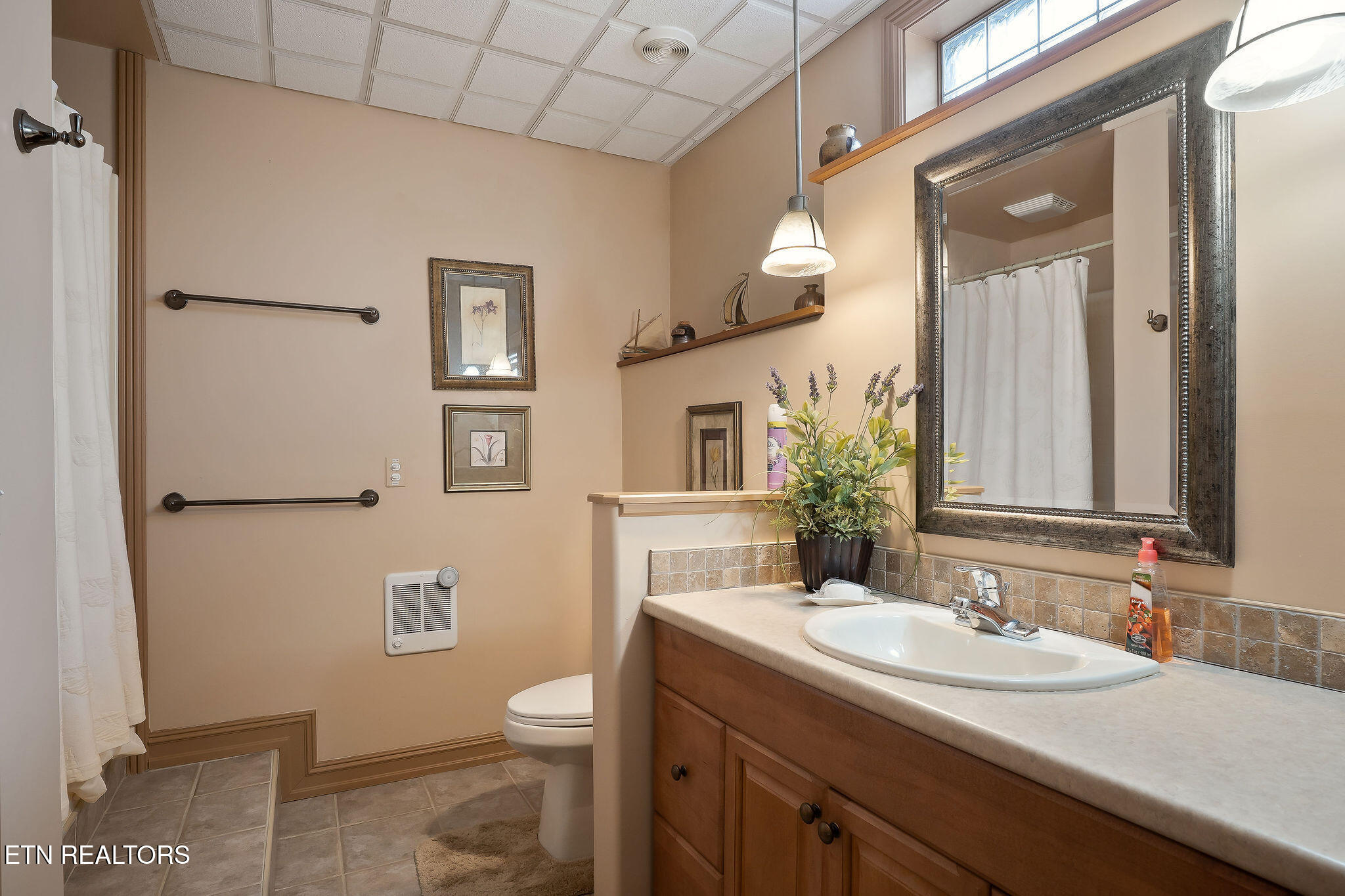 122 Pineridge Loop Crossville, TN 38558 - Photo 42 of 55 Lower Level Bathroom