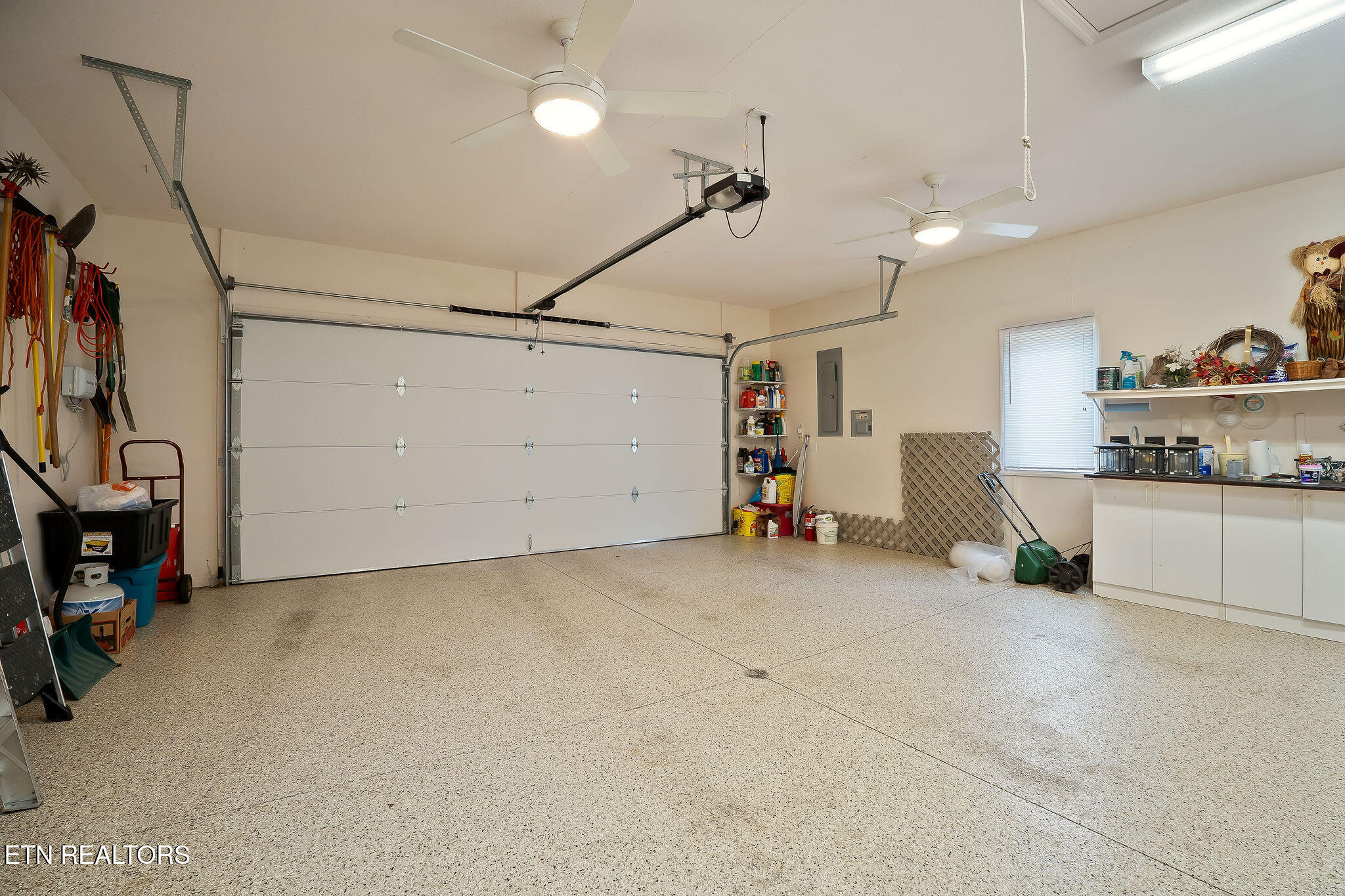 122 Pineridge Loop Crossville, TN 38558 - Photo 47 of 55 Garage