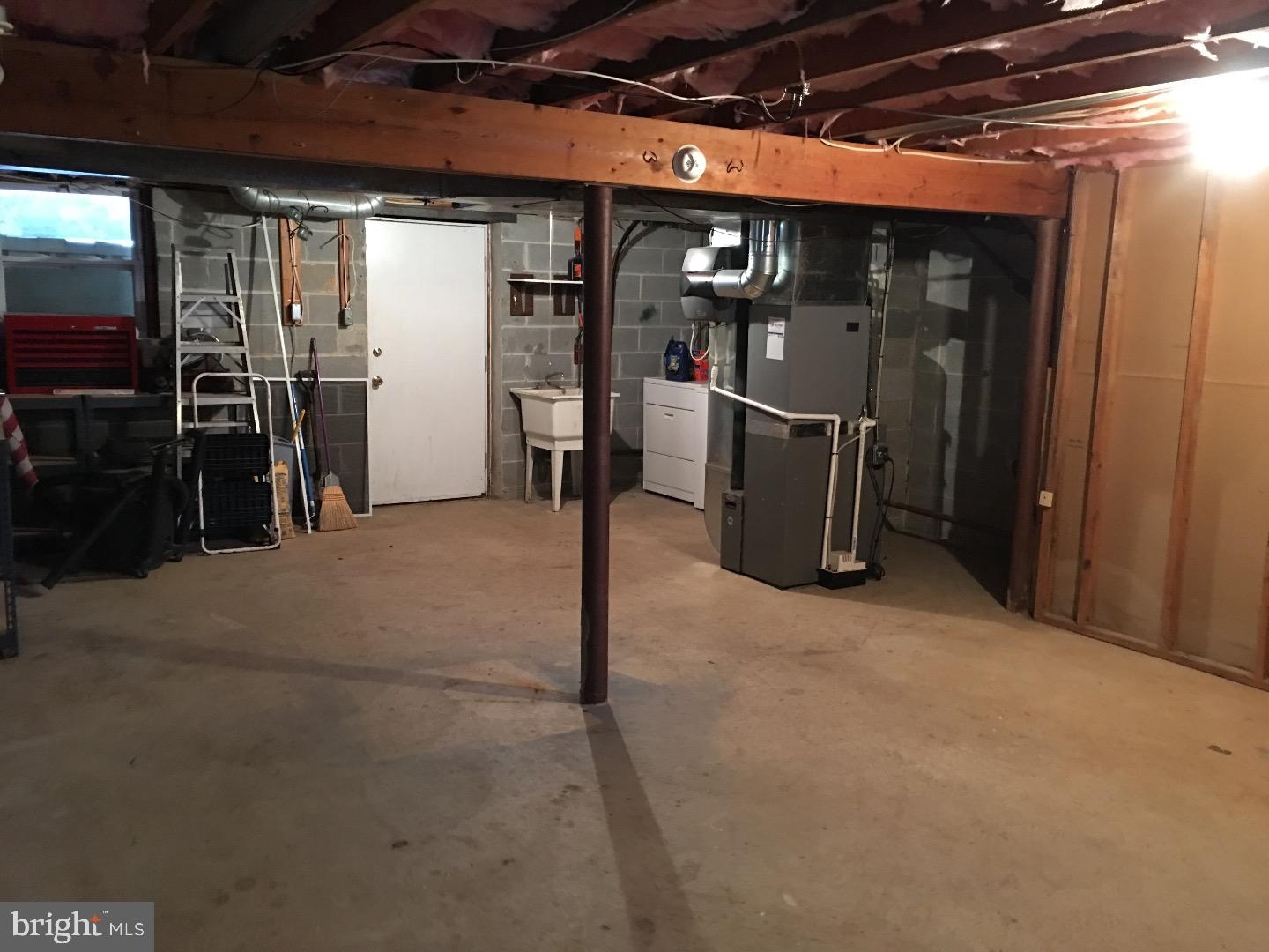 31 Colonial Circle Aston, PA 19014 - Photo 16 of 17 Basement