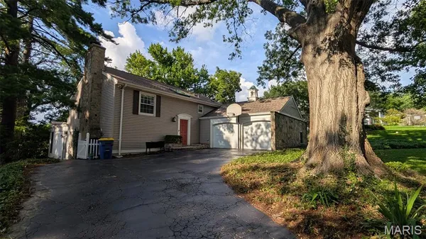 $410,000 | 11117 Stoney View Lane, St. Louis, MO 63146