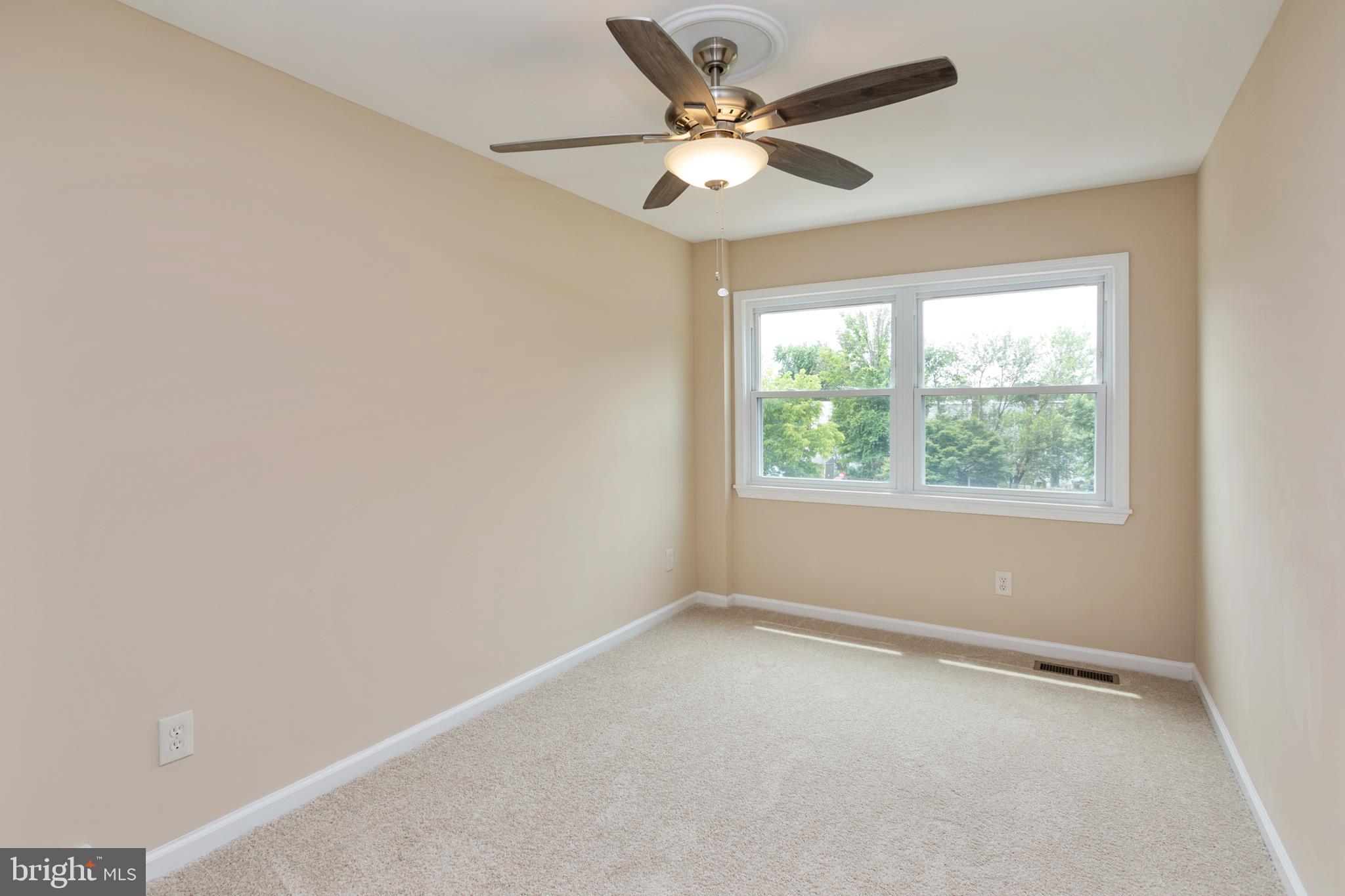 3136 Holly Road Philadelphia, PA 19154 - Photo 12 of 25