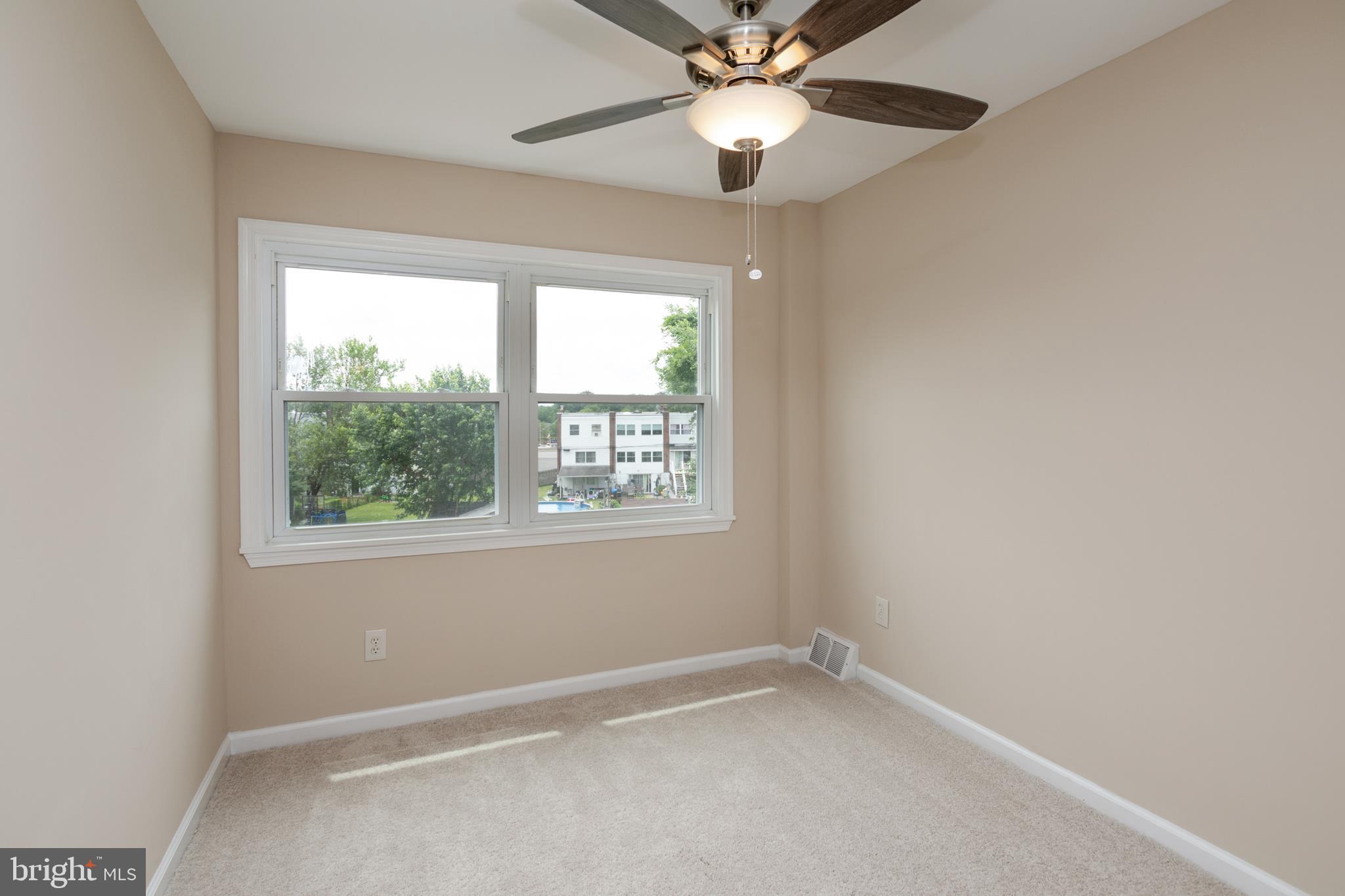 3136 Holly Road Philadelphia, PA 19154 - Photo 10 of 25