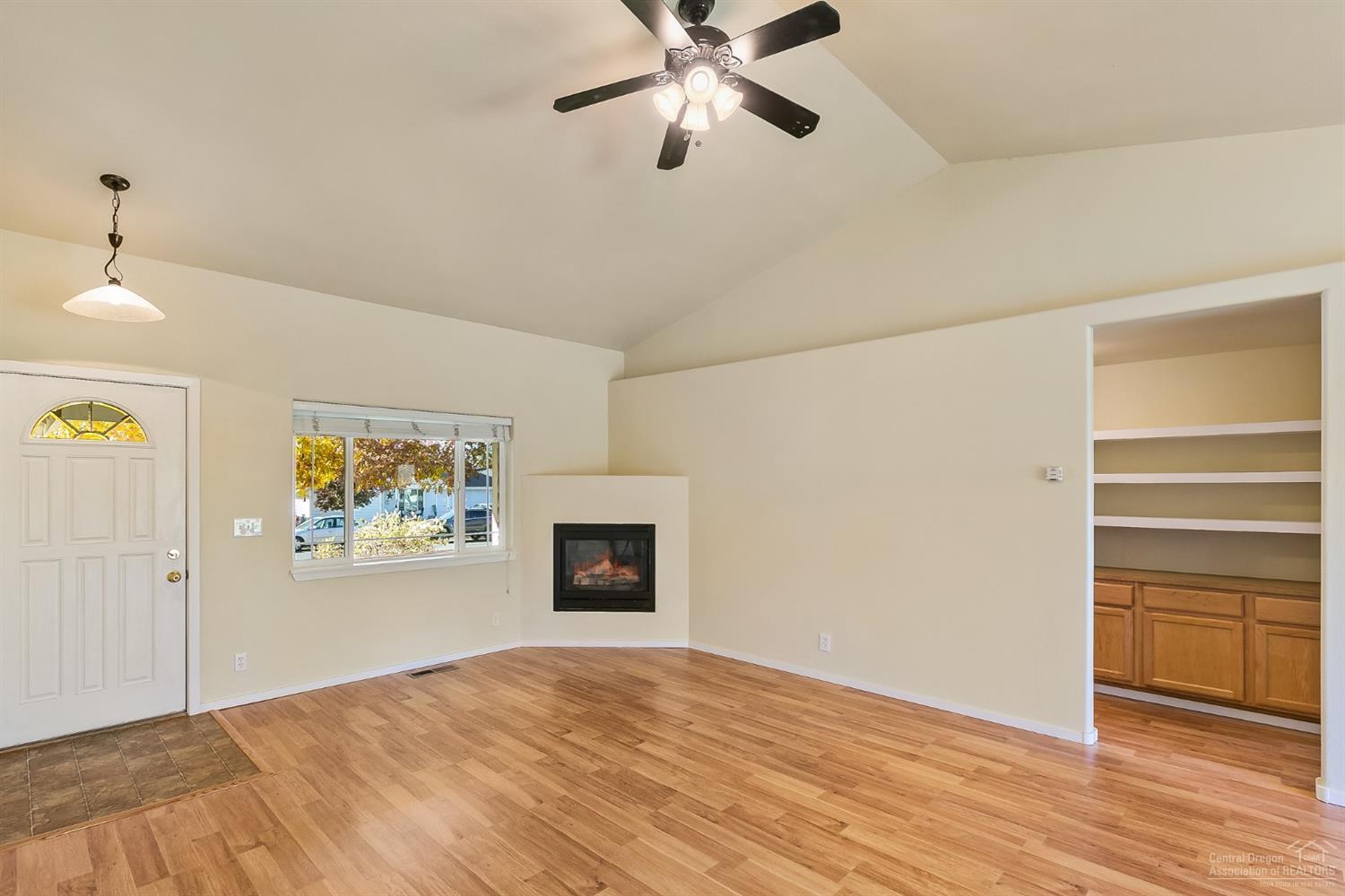 808 Northeast Tierra Road Bend, OR 97701 - Photo 4 of 17 Additional Photo