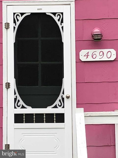 4690 Tyaskin Road Tyaskin, MD 21865 - Photo 7 of 36 detailed screen door