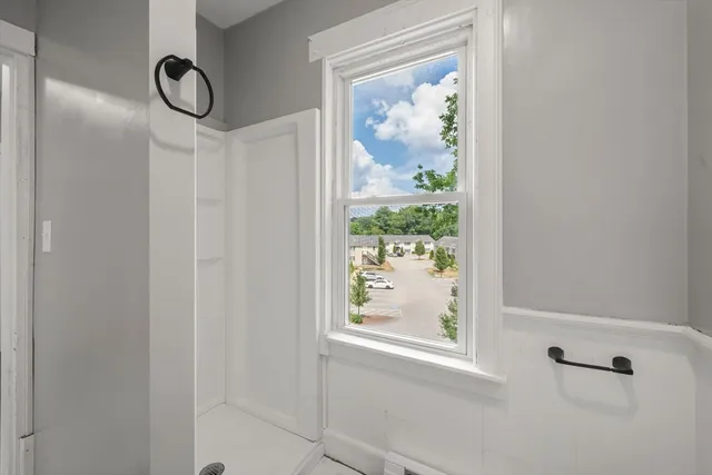 $1,950 | 41 Summer Street, Unit B, Kingston, MA 02364