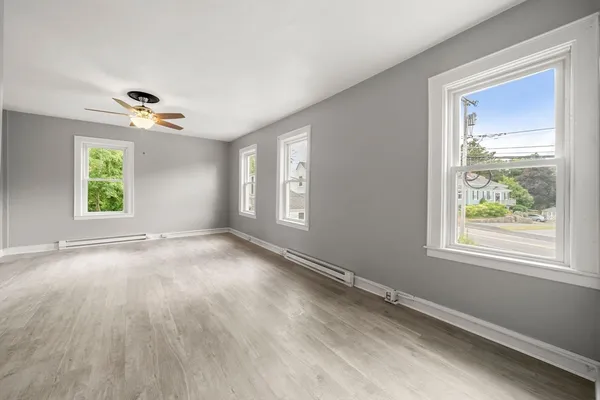 $1,950 | 41 Summer Street, Unit B, Kingston, MA 02364