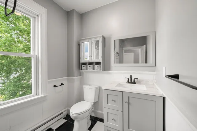 $1,950 | 41 Summer Street, Unit B, Kingston, MA 02364