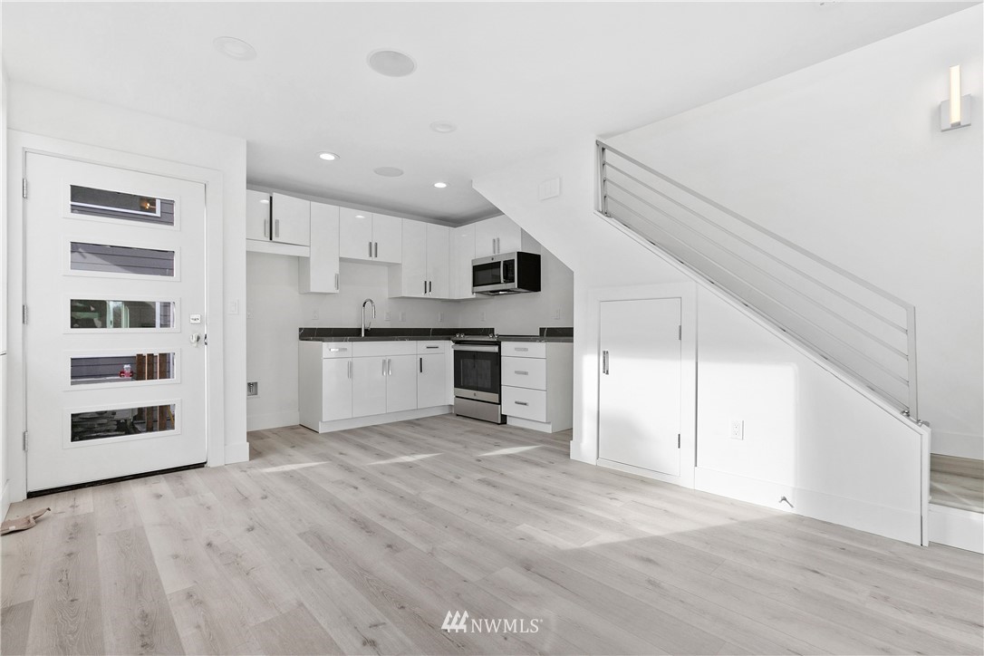 3614 South Findlay Street, Unit C Seattle, WA 98118 - Photo 5 of 16