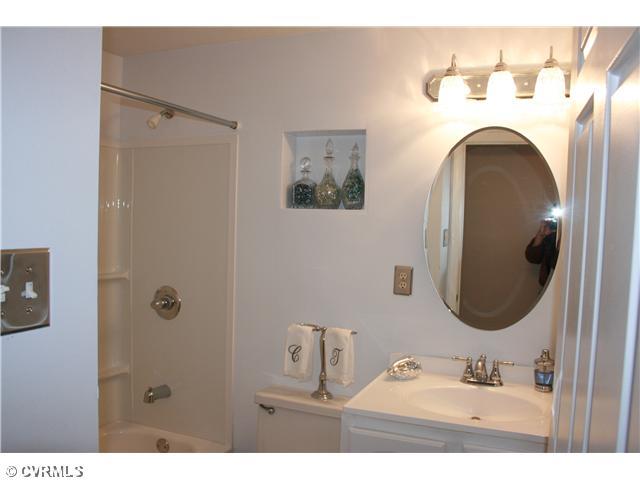 1201 Oldbury Road Midlothian, VA 23113 - Photo 8 of 12 Other - Hall Bath, new tub, new flooring.
