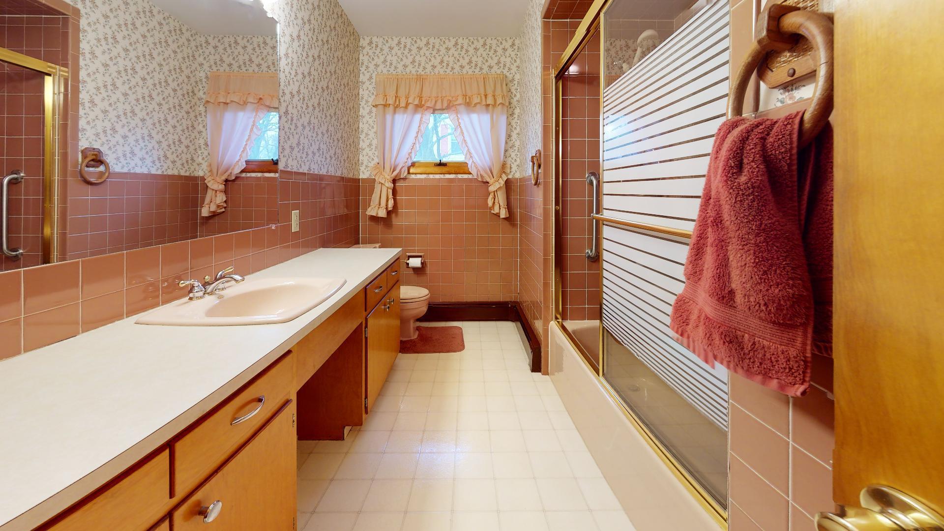 94 Randall Road Lewiston, ME 04240 - Photo 20 of 37 20-web-or-mls-94-Randall-Rd-Bathroom